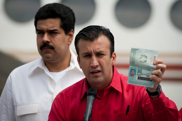 DEA îl caută pentru trafic de droguri, Maduro îl numește ministru al petrolului