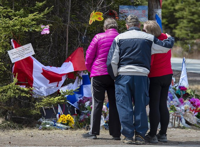 Apar noi detalii șocante ale atacului din Nova Scotia. Nouă din cele 22 de victime au murit arse de vii!