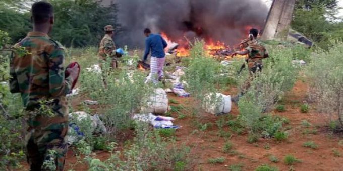 Un avion PLIN cu ajutoare medicale S-A PRĂBUŞIT în Somalia. TOŢI cei aflaţi la bord au murit!