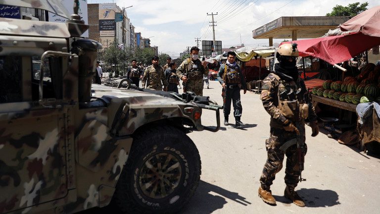 Un agent de securitate ucis, cinci jurnalişti şi trei copii, răniţi într-o explozie în Afganistan