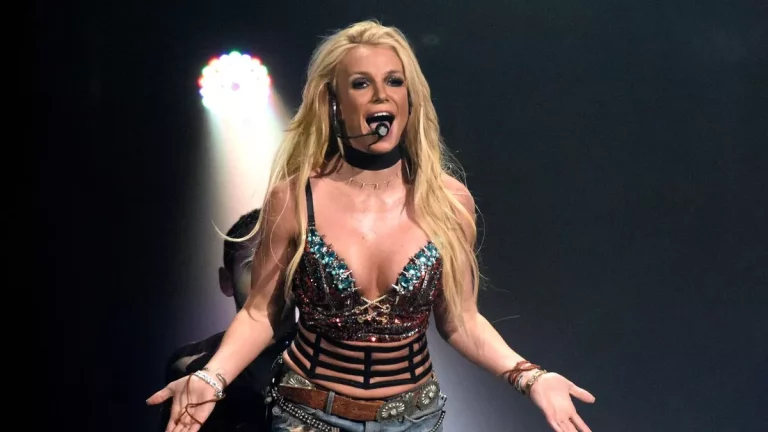 Află care este suma colosală pe care a primit-o Britney Spears pentru cartea recent lansată