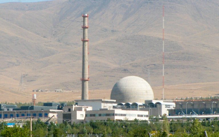Iranul reporneşte reactorul nuclear de la Arak