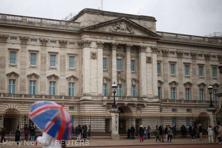 Procesiune scurtată la încoronarea regelui Charles şi crearea unui emoji pe Twitter