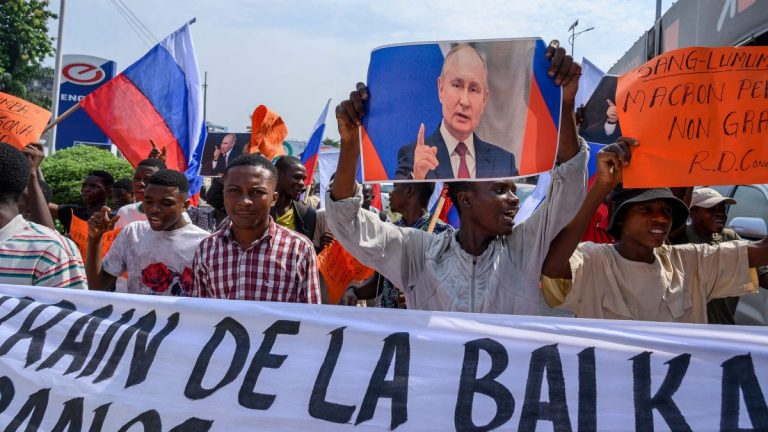‘Slavă lui Putin’: Cum s-au răspândit opiniile filoruse în Africa
