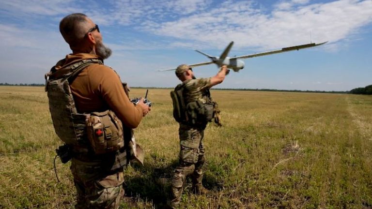 Rusia şi Ucraina anunţă că au blocat atacuri cu drone ale inamicului