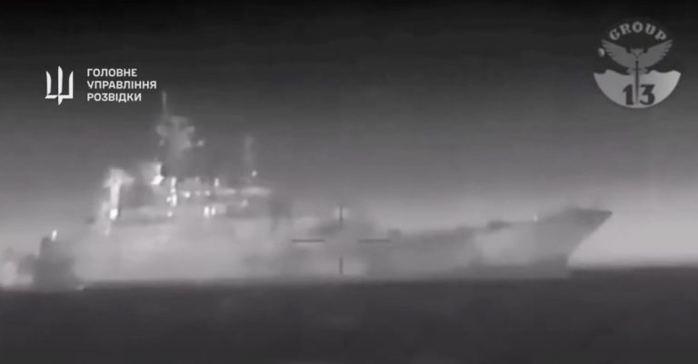 Armata ucraineană a distrus o navă de război rusă în largul Crimeei