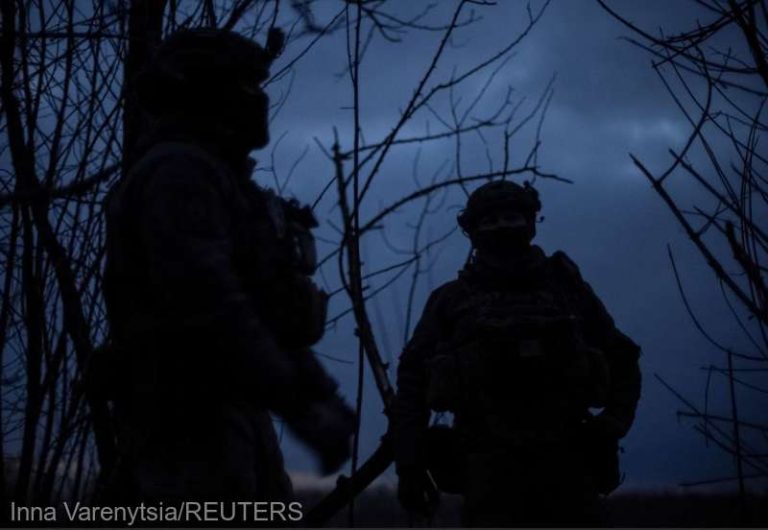 Ucraina a intrat în al treilea an de război cu o criză de soldaţi şi muniţii