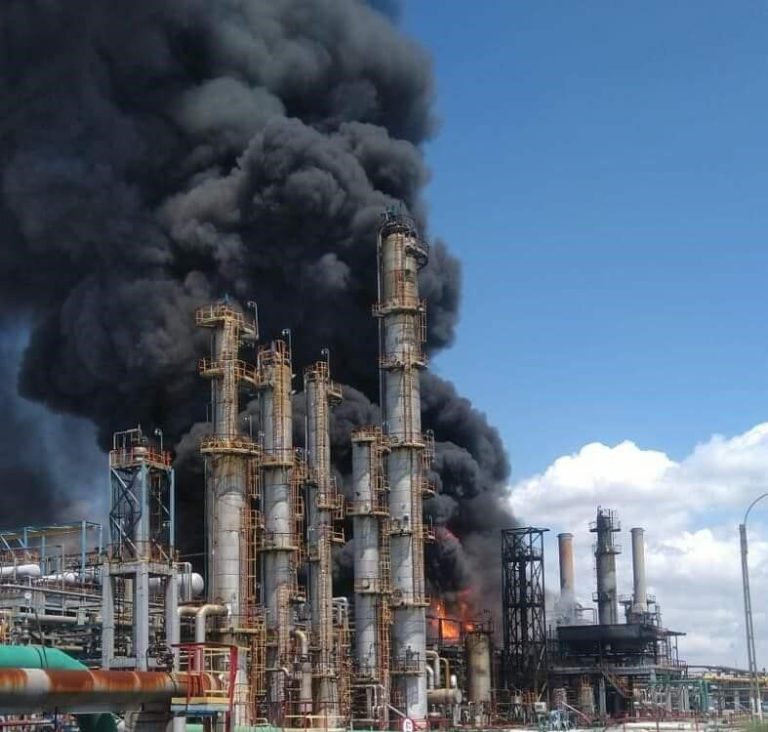 Un depozit petrolier din Rusia a luat foc după un atac ucrainean