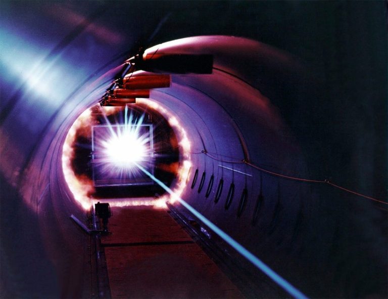 România testează cel mai puternic laser din lume