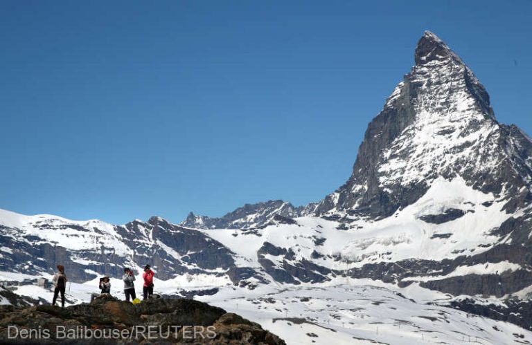 Trei oameni au murit într-o avalanşă puternică în Elveţia