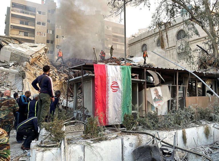 UE condamnă atacul asupra ambasadei Iranului din Damasc, dar îndeamnă la reținere