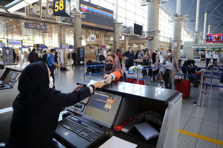 Zboruri suspendate ale unor companii aeriene din cauza tensiunilor din Orientul Mijlociu