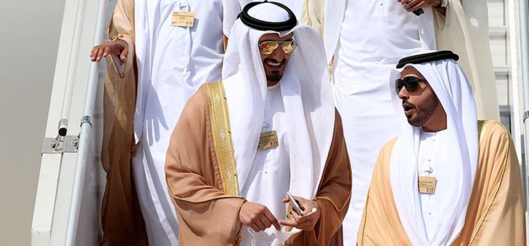 Ţările din Golf încearcă să-şi protejeze afacerile prin evitarea extinderii conflictului în Orientul Mijlociu