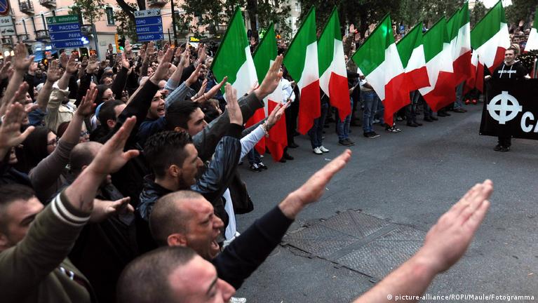 Fascismul revine în dezbaterea publică în Italia și provoacă o încăierare între guvern și opoziție