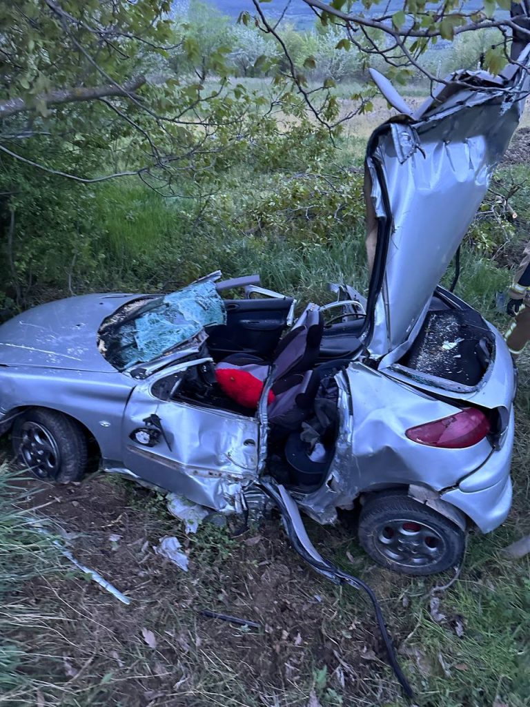 Accident horror la Hîncești! O şoferiţă de 19 ani şi-a pierdut viaţa