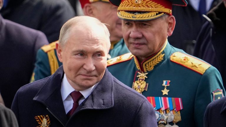 Serghei Şoigu este responsabil pentru ”peste 355.000 de victime” în armata rusă