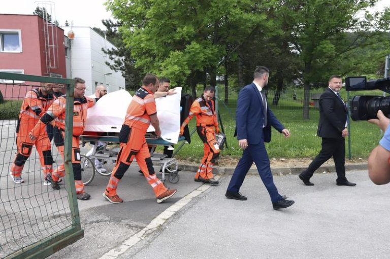 Viaţa premierului slovac Fico nu mai este în pericol după atac