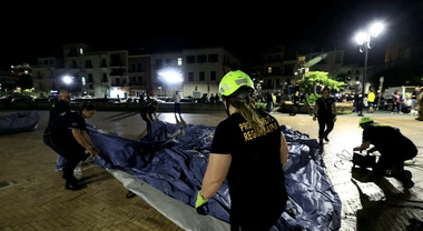 “Roiul” seismic din regiunea Napoli provoacă panică; zeci de familii, evacuate