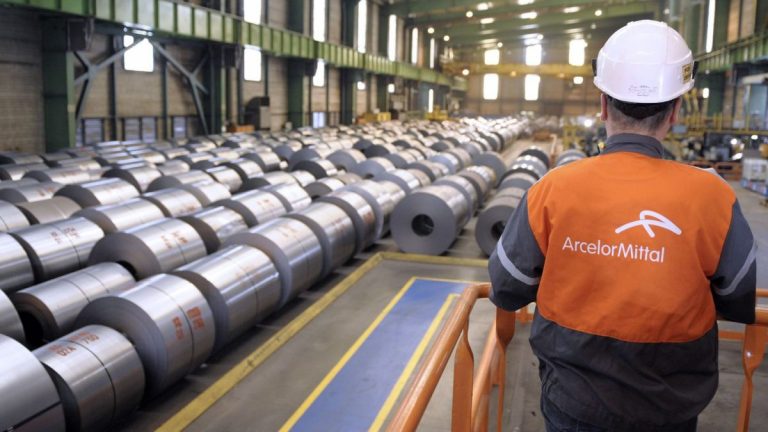 ArcelorMittal înfiinţează o societate mixtă cu SigmaRoc pentru a produce var