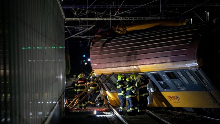 Accident feroviar în Cehia: Sunt mai mulţi morţi şi răniţi!
