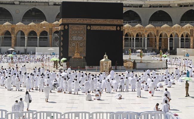 Un bărbat a fost arestat în Arabia Saudită după ce a făcut un pelerinaj la Mecca în omagiul reginei Elisabeta a II-a