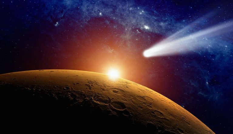 Marte este bombardată de meteoriţi aproape în fiecare zi