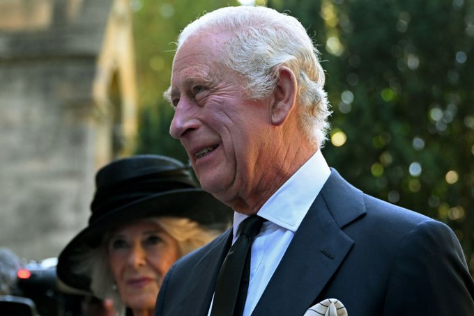 Regele Charles îşi încheie primul turneu regal înaintea funeraliilor reginei Elisabeta
