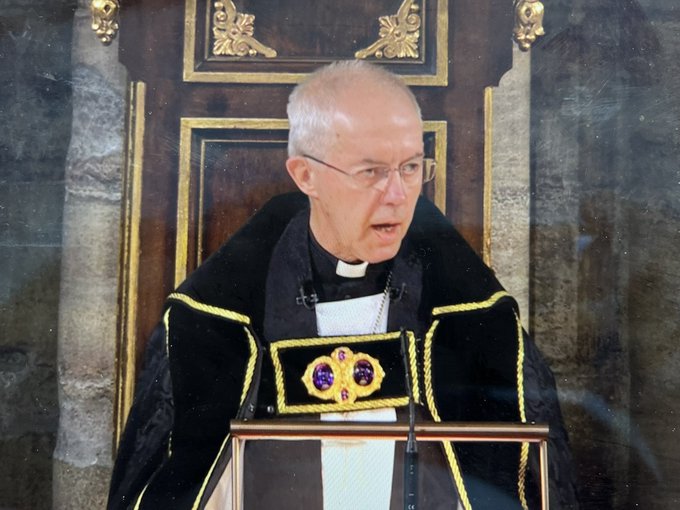 Liderul spiritual al Bisericii Anglicane a salutat viaţa REGINEI în slujba poporului