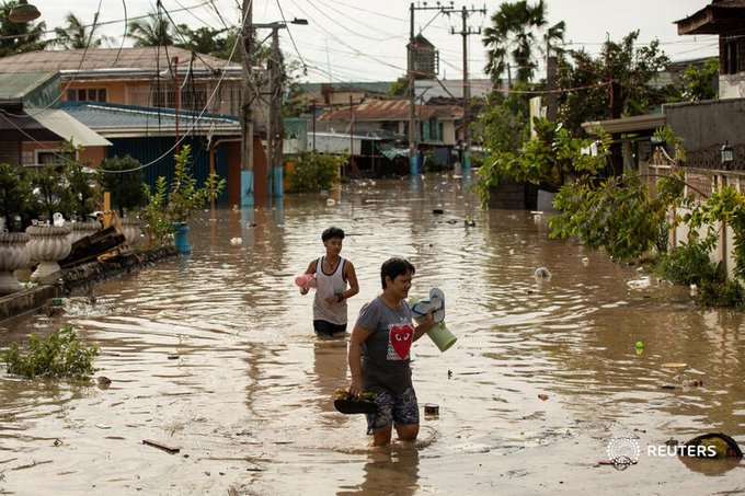 17 decese şi 500.000 de persoane afectate în urma inundaţiilor şi alunecărilor de teren din Filipine