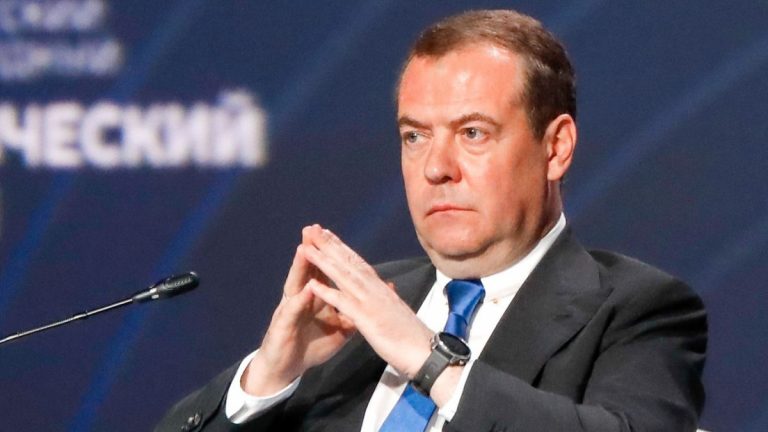 Medvedev răspunde propunerii lui Rasmussen, fostul şef al NATO: Ucraina nu este o ţară, Zelenski este un uzurpator