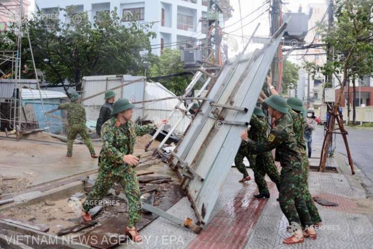 Taifunul Noru a atins uscatul în Vietnam