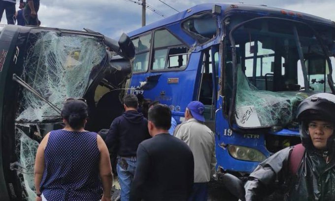 ACCIDENT grav în Ecuador! Doi olandezi au murit şi alţi 12 au fost răniţi