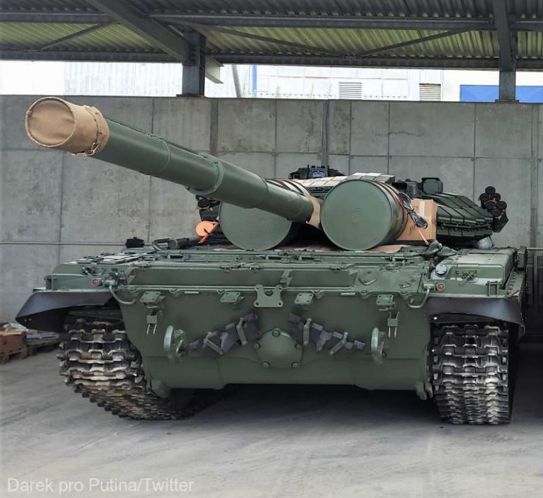 Ucraina începe producerea de proiectile pentru tancuri de generaţie sovietică