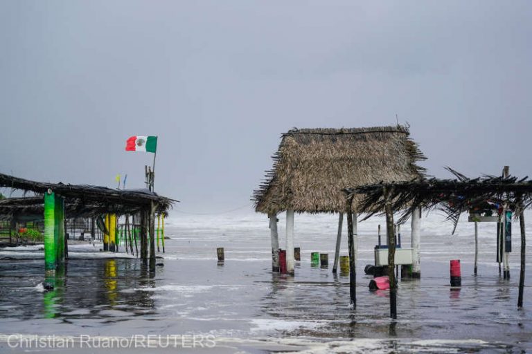 Uraganul Orlene a fost retrogradat la nivel de furtună tropicală