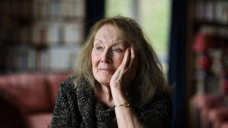 Annie Ernaux a câştigat premiul Nobel pentru literatură