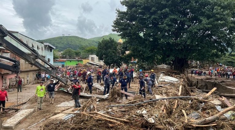 Alunecarea de teren din Venezuela, consecinţă a schimbărilor climatice şi a urbanizării anarhice