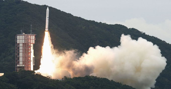 O rachetă japoneză care transporta sateliţi s-a autodistrus, după lansarea sa eşuată