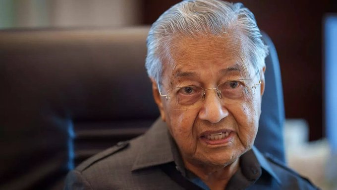 Fost premier malaezian, în vârstă de 97 de ani, anunţă că va candida la apropiatele alegeri legislative