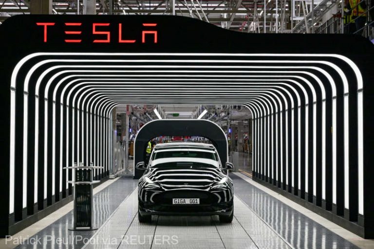 Tesla caută posibile locaţii în India pentru o fabrică de 2-3 miliarde de dolari