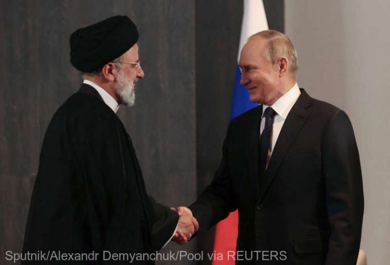 Putin elogiază relaţiile dintre Rusia şi Iran în timpul primirii preşedintelui Raisi la Kremlin