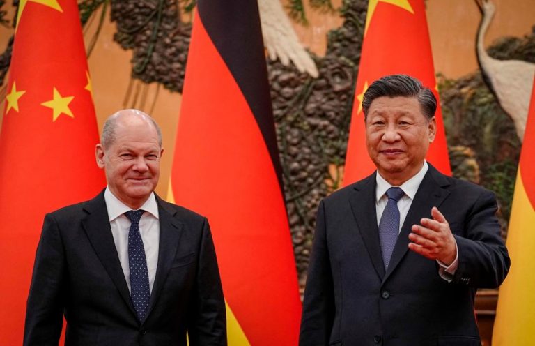 Germania trebuie să aleagă cu cine este: Cu Occidentul sau cu China? NU poate juca la ambele capete