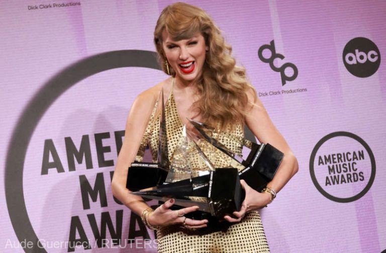 Taylor Swift, artista anului la American Music Awards 2022