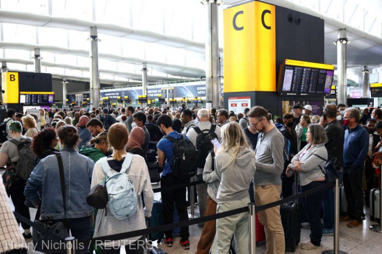 Aeroporturile din Europa se aşteaptă la o revenire completă a volumelor de pasageri abia în 2025