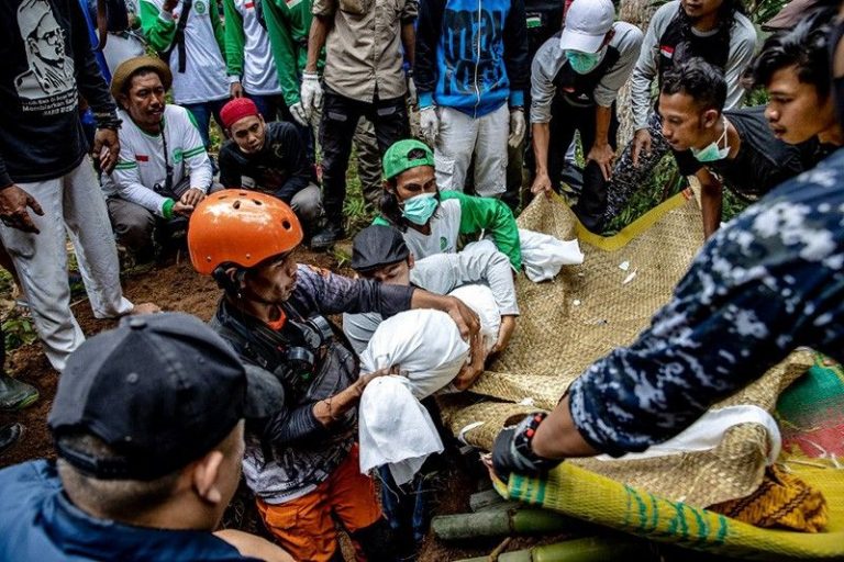 Bilanţul seismului produs în insula indoneziană Java în noiembrie a crescut la 602 morţi (autorităţi locale)