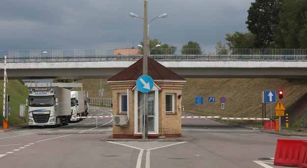 Belarusul acuză Polonia că produce întârziere lungi la graniţa cu UE