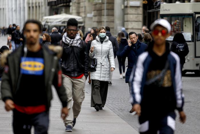 Italia înregistrează un nou record zilnic de infectări cu coronavirus
