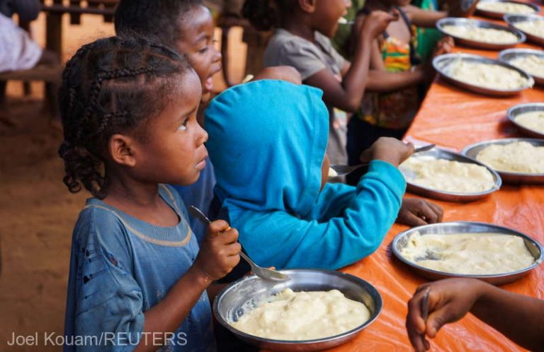 Milioane de copii se confruntă cu un risc crescut de malnutriţie din cauza lipsei de fonduri