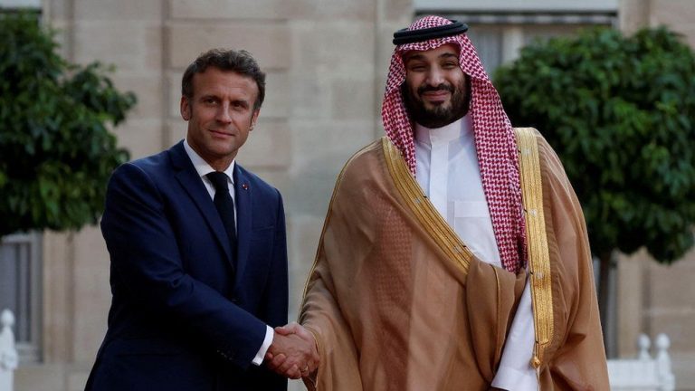 Macron şi prinţul moştenitor saudit au discutat despre consolidarea cooperării bilaterale şi situaţia din Liban