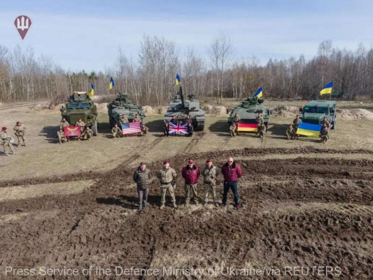 Primele tancuri britanice Challenger au sosit în Ucraina