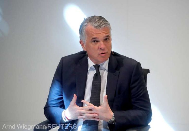 UBS l-a reangajat pe Sergio Ermotti în funcţia de director general pentru a superviza preluarea Credit Suisse